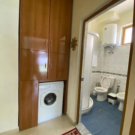 Rei Beachfront 아파트 Durrës
